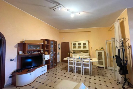 Spacious apartment in a central location in Scalea