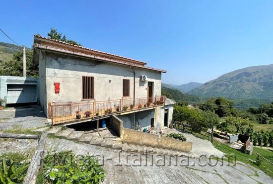 Country house with land in Tremoli