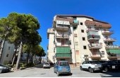 Appartement mansardé complètement rénové à Scalea