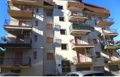 Appartement mansardé complètement rénové à Scalea