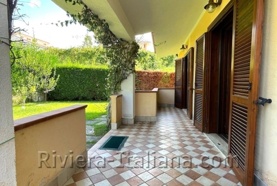 Semi detached home with sea views in Cirella 