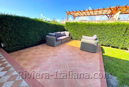 Semi detached home with sea views in Cirella 