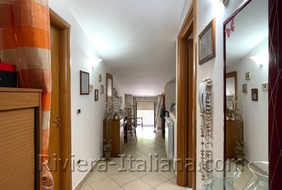 Spacious two-story apartment in Scalea