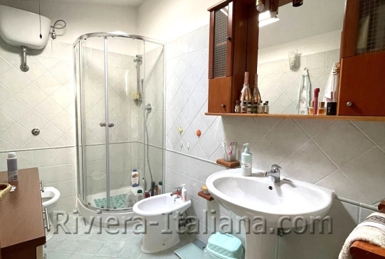 Spacious two-story apartment in Scalea