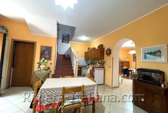 Spacious two-story apartment in Scalea