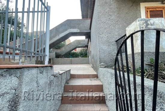 Ampio appartamento con giardino e bella vista panoramica nel centro di San Nicola Arcella